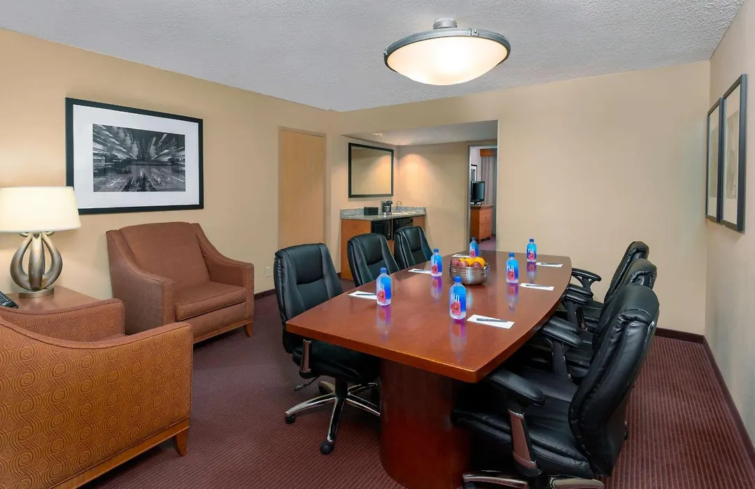 Embassy Suites By Hilton Kansas City International Airport-1
